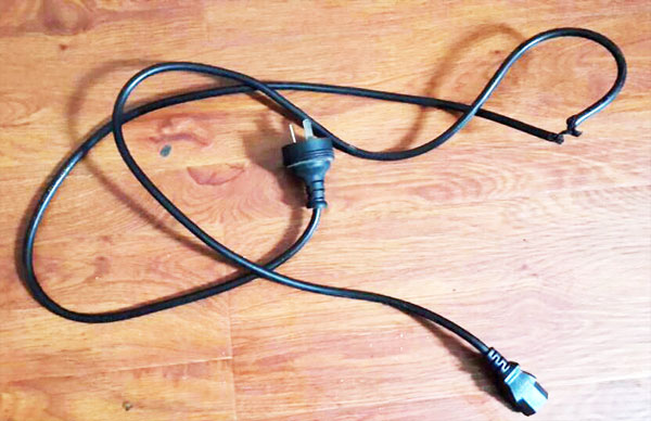 电热锅冒烟是怎么回事?